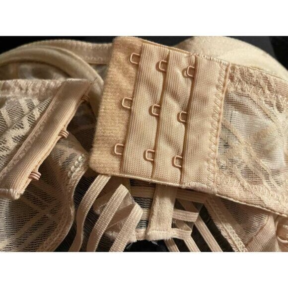 Elegant Beige Bra - Picture 3 of 10